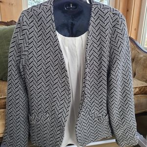 Recycled polyester Black and white jacket